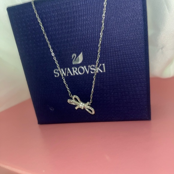 Swarovski bow necklace - Picture 6 of 7
